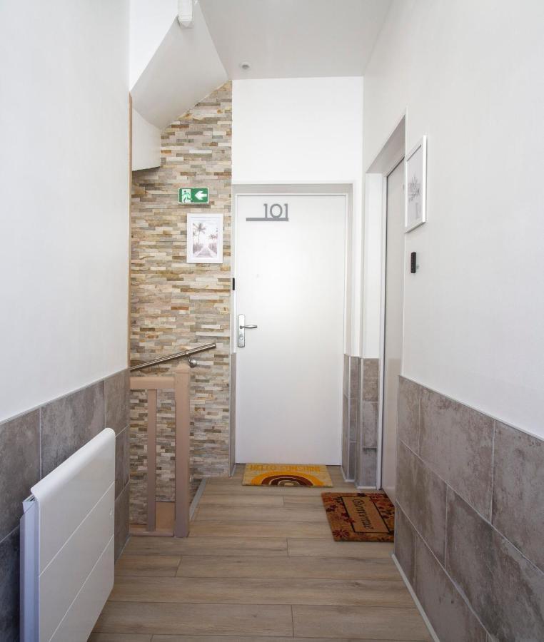 Soleil D'Ete - Netflix & Wifi - Balcon - Climatisation - Parking Gratuit - Check-In 24H24 - Emplacement Velos - Goodmarning Châlons-en-Champagne Exterior foto